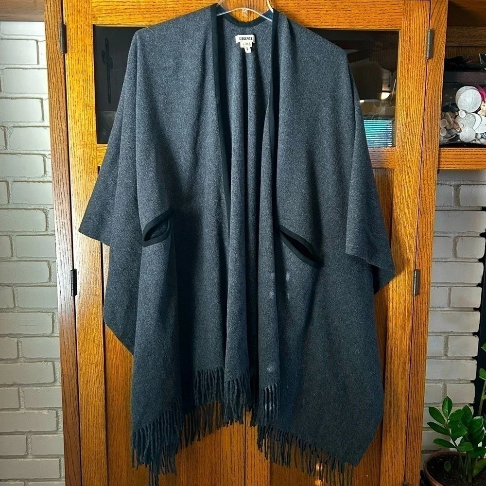 L’AGENCE Wool / Cashmere Fringed Gray Cape | One Size